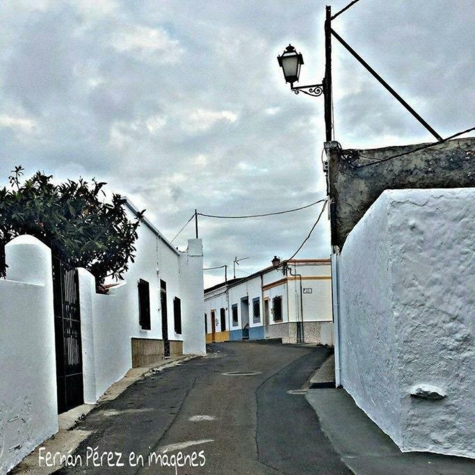 Cortijo Los Garridos - 8 Huespedes Fernan Perez Exteriör bild